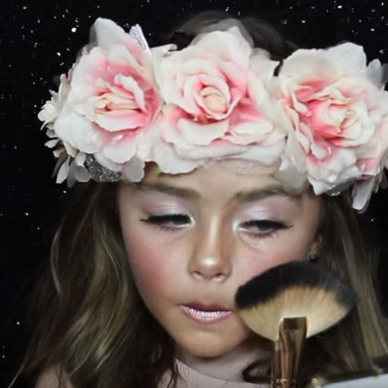 6-летний мужчина делает профессиональный макияж, который возмутителен и очаровывает Интернет [ВИДЕО]