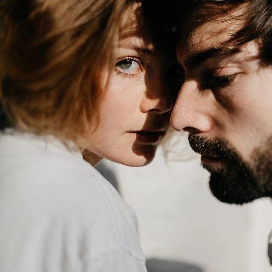 7 вещей, на которые он обращает внимание, на ваш профиль знакомств - и что может вас перечеркнуть