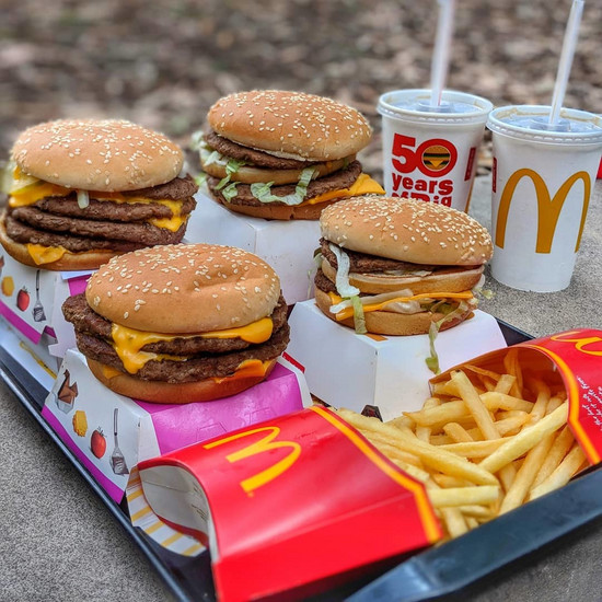 Big Mac 50 лет - McDonald's снизит цену до 5 злотых (подарки также готовятся)