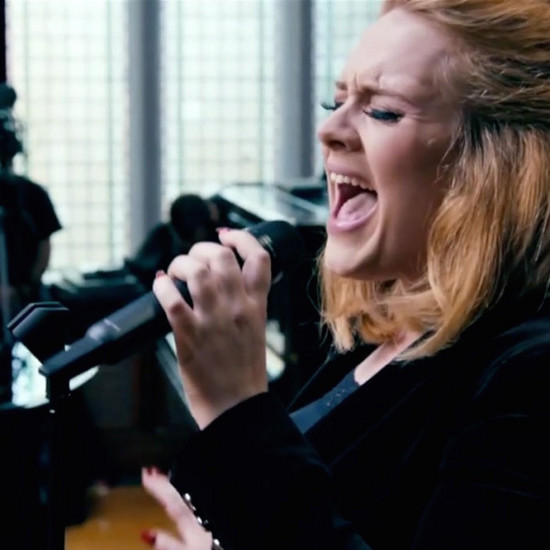 Другая песня Adele в Интернете - подвижная и ностальгическая! выслушивать