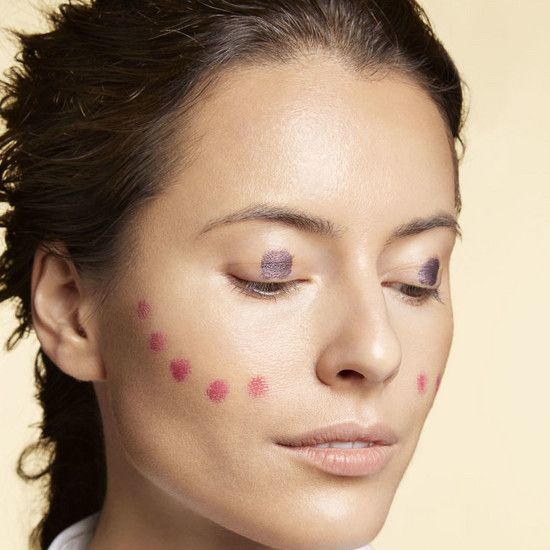 Идеальный макияж благодаря методу точек, который делают девушки с безупречной кожей