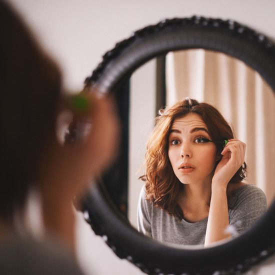 Исследование подтверждает: макияж является симптомом интеллекта