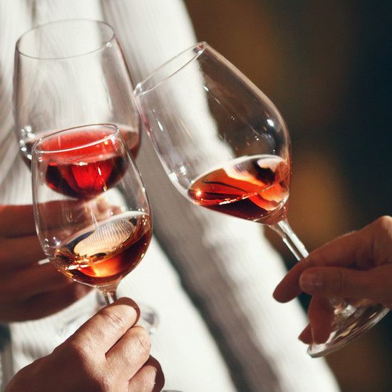 Красное вино может помочь вам забеременеть. Существует два условия
