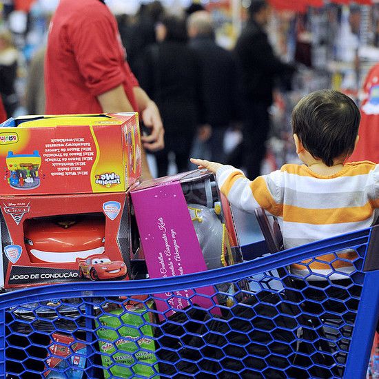 Магазины без музыки и неоновых огней - дети-аутисты будут ходить по магазинам во время Рождества, тихие сеансы