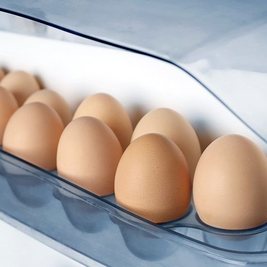 Не храните яйца на двери холодильника. Особенно сейчас, когда их нет в магазинах