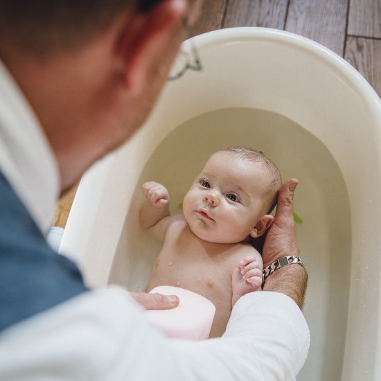 Новорожденная ванна углубляет отношения с родителями - как это сделать правильно?