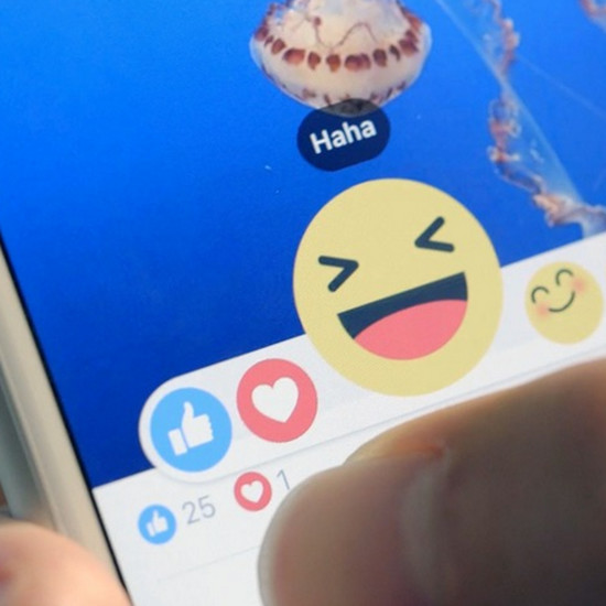 Новые эмоции на Facebook. Теперь вы можете не только любить практически, но и грустить или сердиться