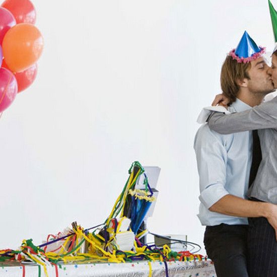 Романтика на работе: 5 советов по любви в офисе