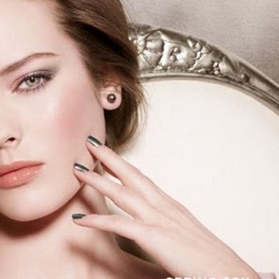 Сдержанный шарм жемчуга: макияж весной от Chanel