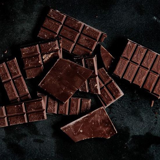 5 сигналов, которые посылает ваш организм, когда вы едите за МАЛЕНЬКИЙ шоколад