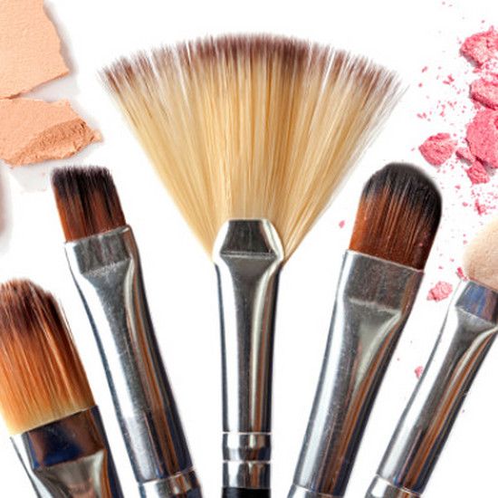 Вы используете их каждый день, но делаете ли вы это правильно? Как выбрать правильные макияжные кисти?
