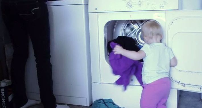 Faire le ménage avec bébé à côté? невозможно